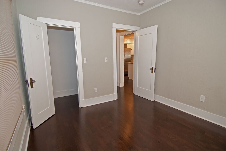 Front Bedroom (10'10" x 9'9") with walk-in closet - 60 W Lewis Ave