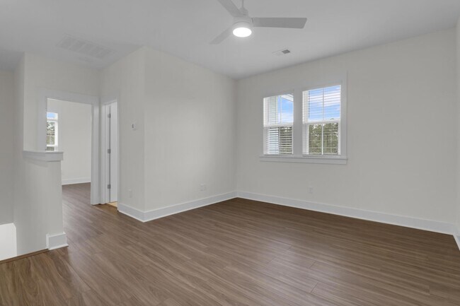 Building Photo - 268 Symphony Ave
