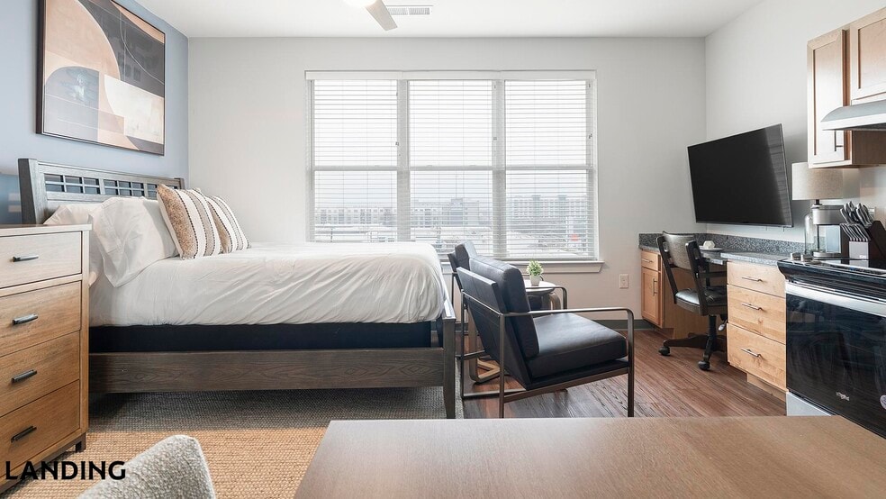 Building Photo - 302 13th St S