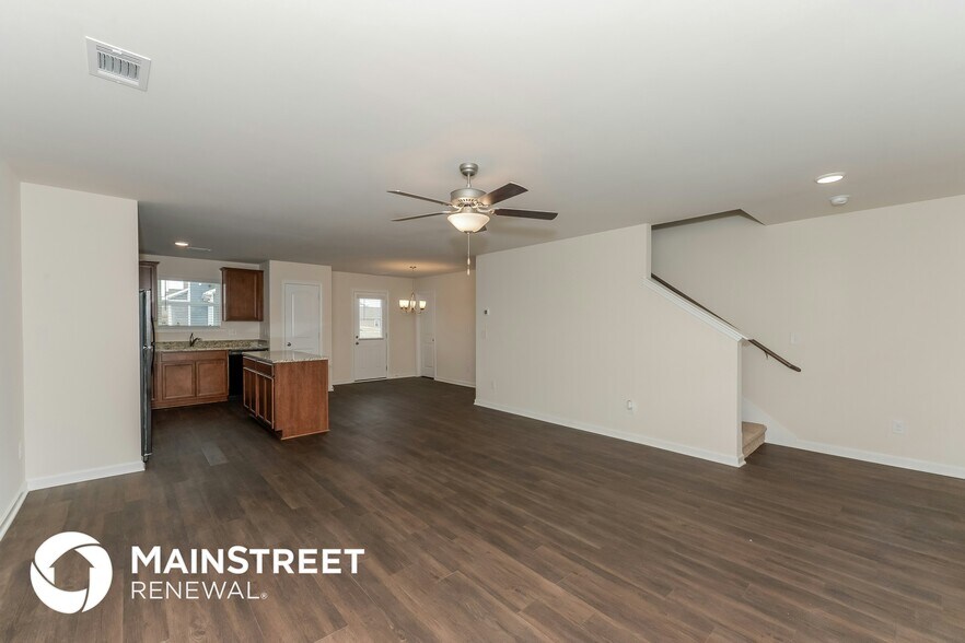 Building Photo - 2546 Queen Bee Dr