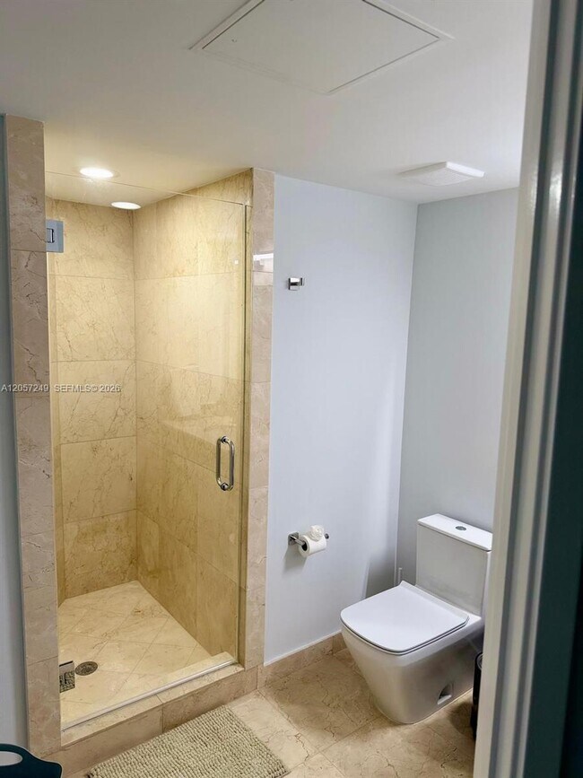 Building Photo - 250 Sunny Isles Blvd