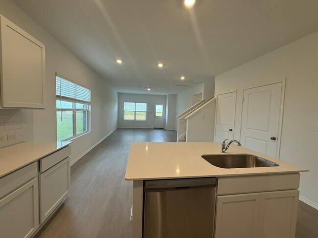 Building Photo - 203 Herald Dr