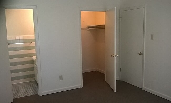 Building Photo - 3914 Lillian St