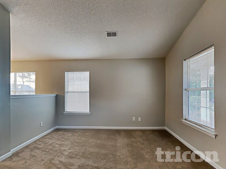 Building Photo - 18 Glen Knoll Ct