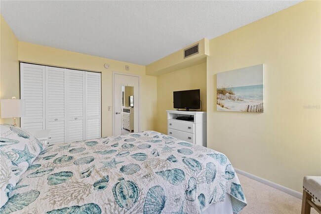 Building Photo - 6268 Palma Del Mar Blvd S