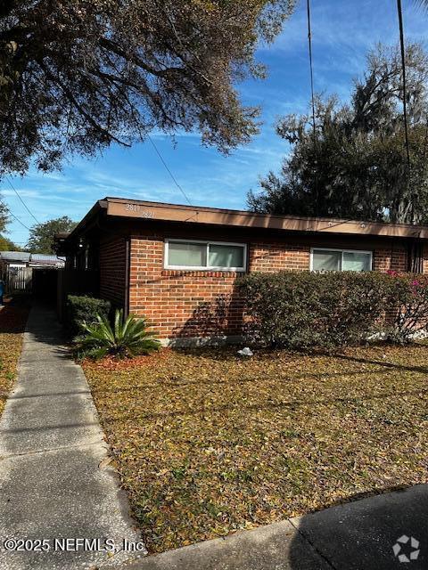 Building Photo - 2821 Searchwood Dr
