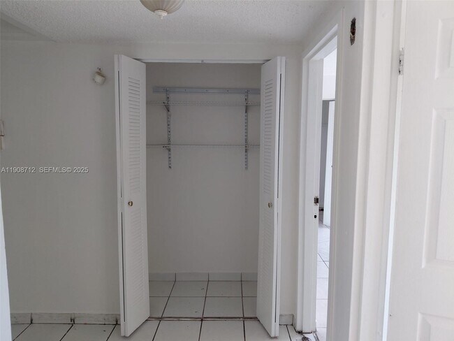 Building Photo - 5100 SW 41st St