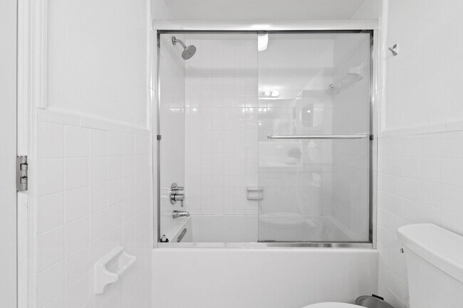 Building Photo - 170 N Ocean Blvd