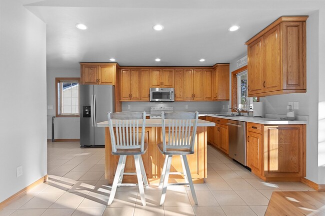 Building Photo - River Point Court Duplex