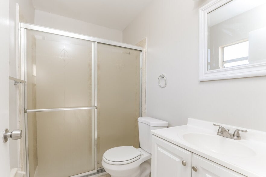 Building Photo - 4673 SW Monaco St