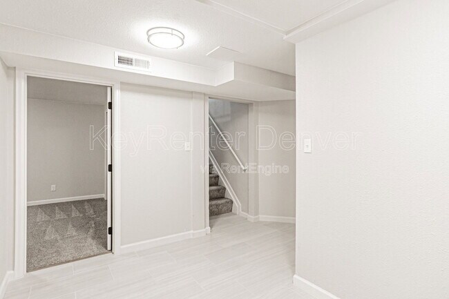 Building Photo - 4762 S Acoma St