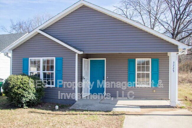 Building Photo - 3225 Lasalle St