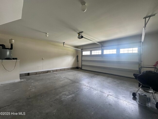Building Photo - 202 Leeward Landing