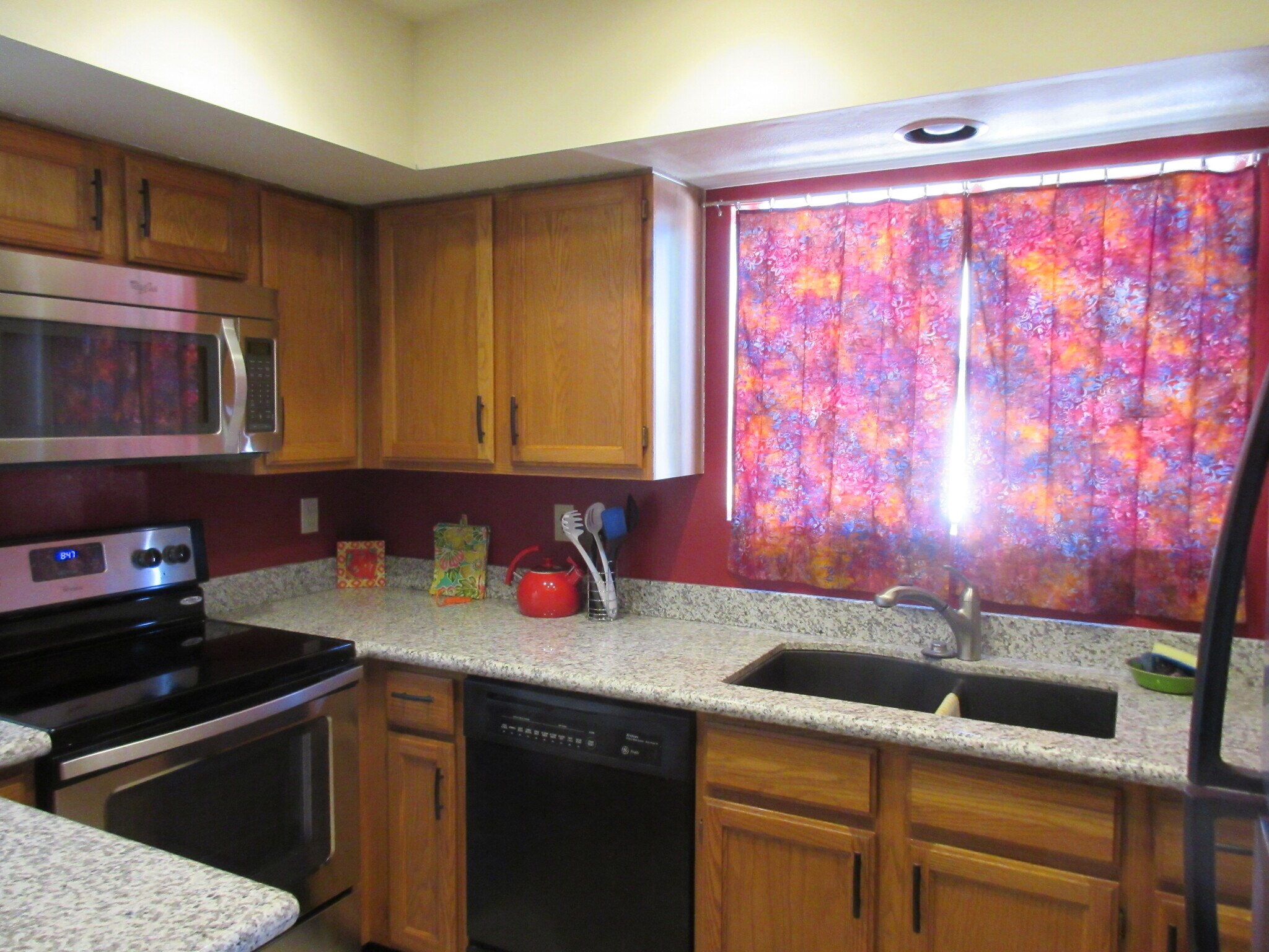 Building Photo - 8651 E Royal Palm Rd