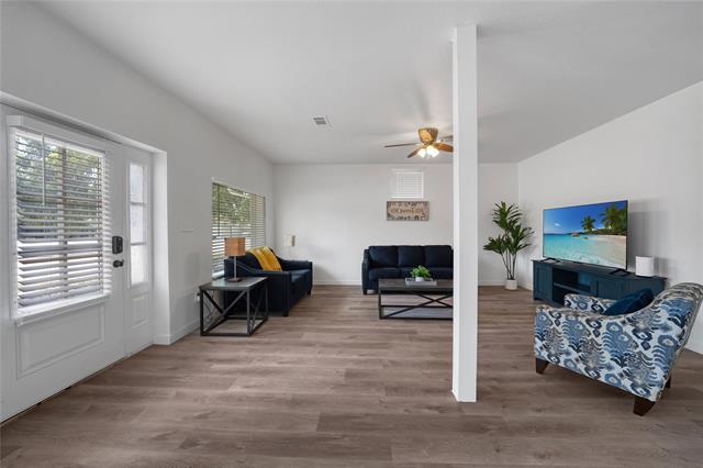 Building Photo - 1011 S Armstrong Ave