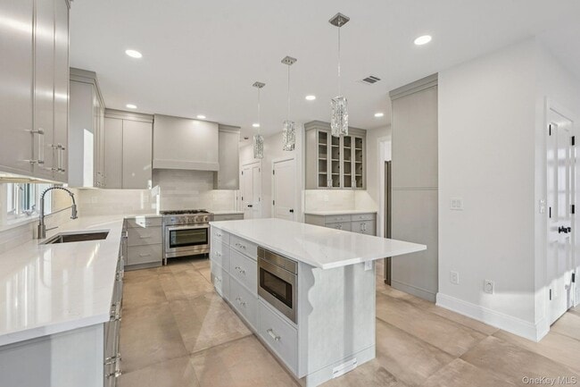 Building Photo - 400 Phillips Hill Rd