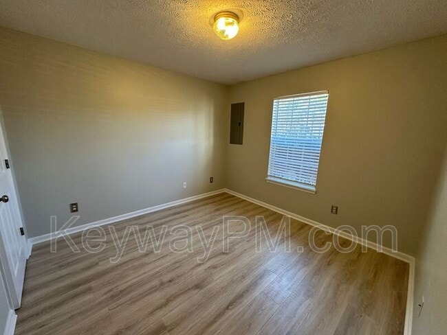 Building Photo - 59 Leigh Pl