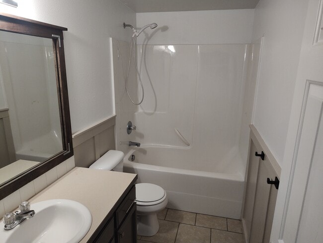 Building Photo - 4211 Holland Ln