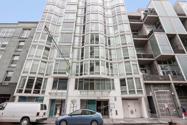 Primary Photo - 1 Bed + Office/Den, 1 Bath - Luxury SOMA C...