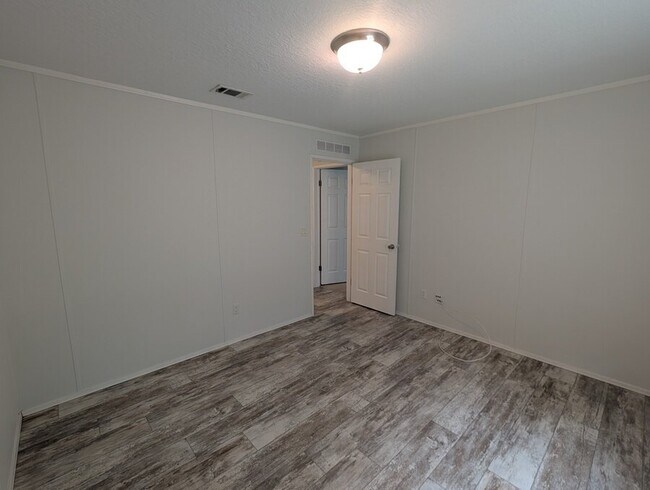 Building Photo - 6806 Pearson Ln