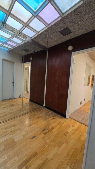 Building Photo - 8404 Pershing Dr