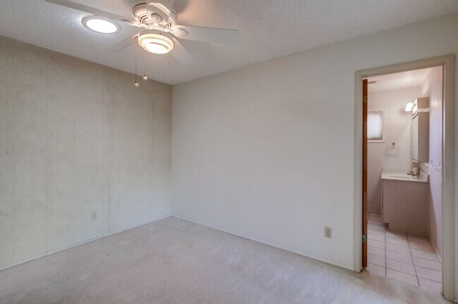 Building Photo - Charming 3 Bedroom Home in Serra Mesa