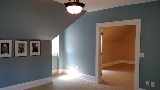 Building Photo - Historic Adler House - Spacious Top-Floor ...