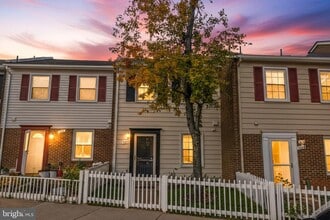 Building Photo - 7604 Somerset Ln