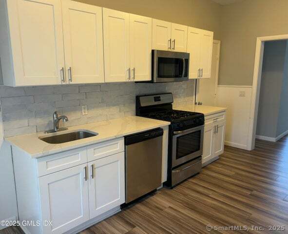 Building Photo - 300-302 Soundview Ave