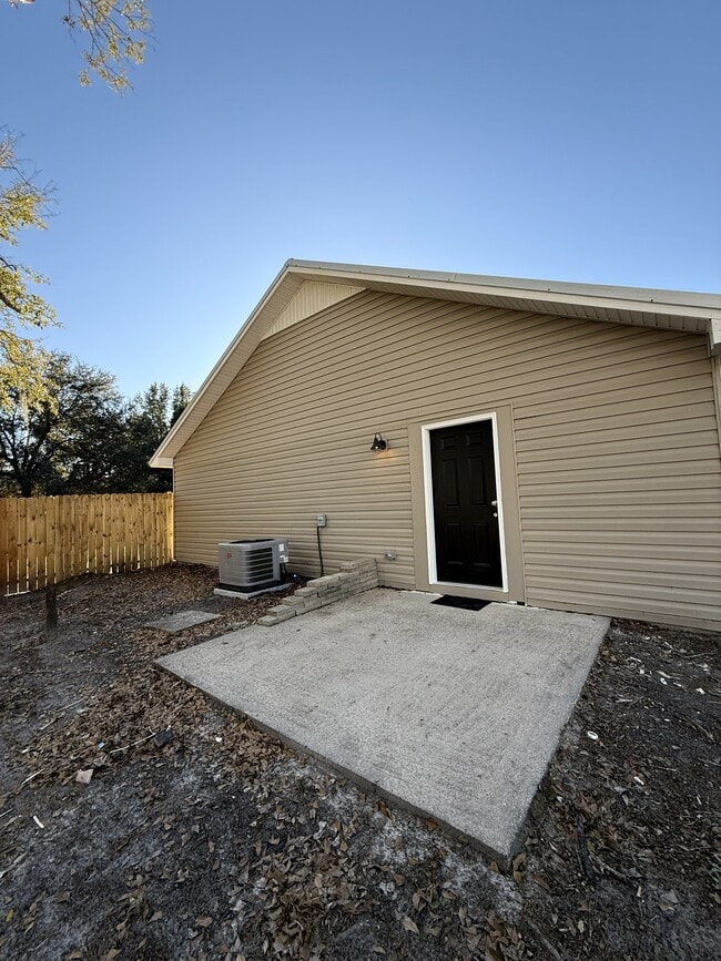 Building Photo - 506 Idlewood Cir