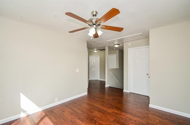 Building Photo - 718 Pine Lodge Dr