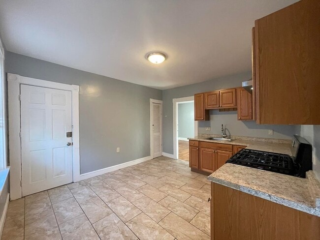 Building Photo - 20-22-22 Wilson St