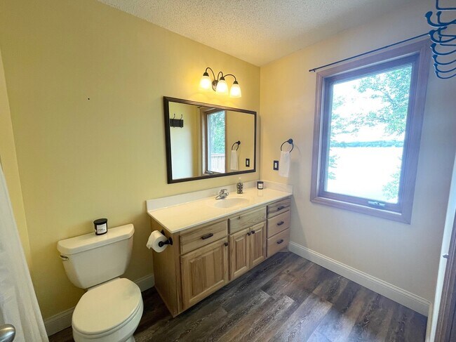 Building Photo - 3010 Fairview Rd SW