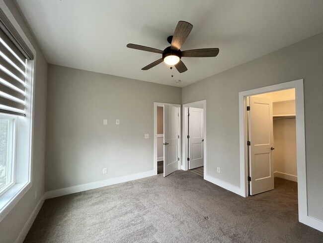 Building Photo - 2/2.5 - MODERN TOWNHOME IN THE NATIONS