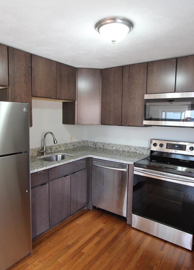 Building Photo - Beach Street Apartments