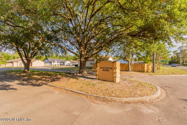 Building Photo - 8755 Huntington Woods Cir N