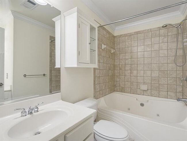 Building Photo - 205 16th St NW