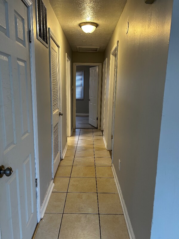 Building Photo - 1422 W 35th St