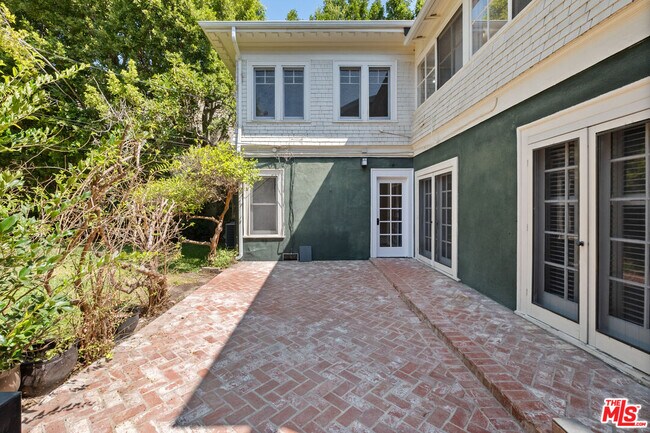 Building Photo - 317 S Norton Ave
