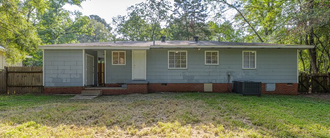 Building Photo - Oak Forest