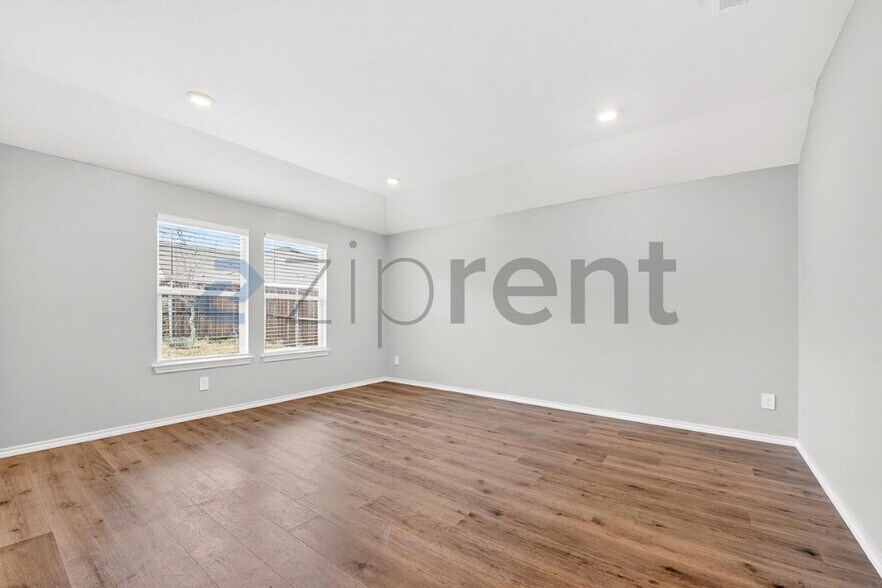 Building Photo - 13137 Rich Ln