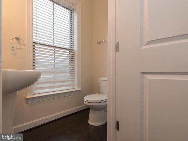 Building Photo - 14337 Potomac Heights Ln