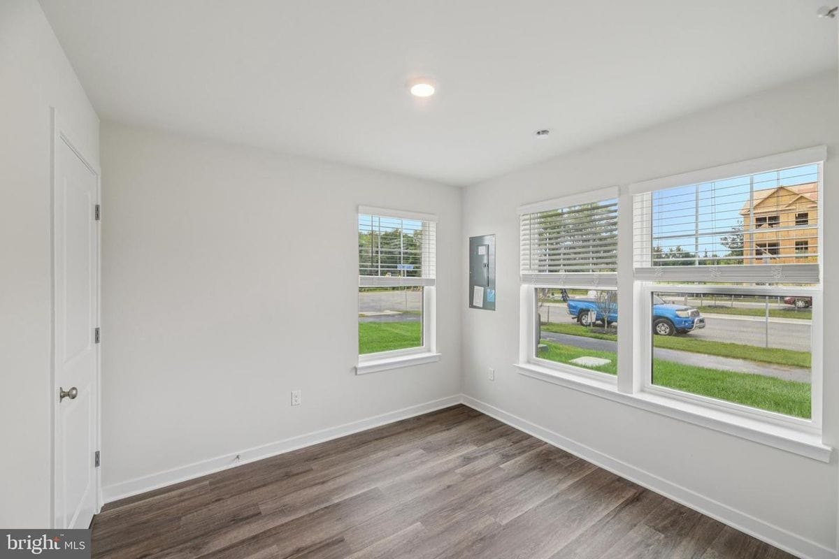 Building Photo - 7446 Fern Gully Way