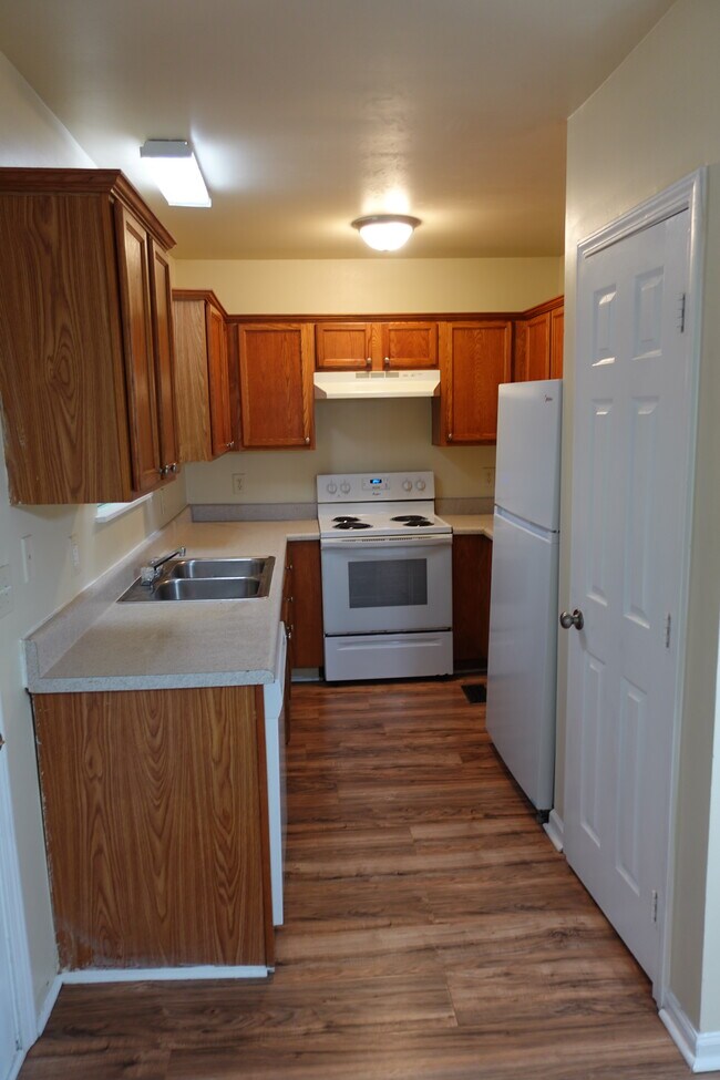 Kitchen - 264 James Albert Johnson Ave