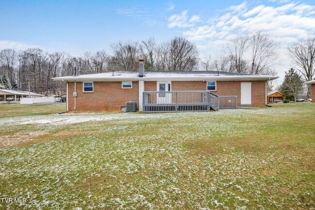 Building Photo - 336 W Ln St