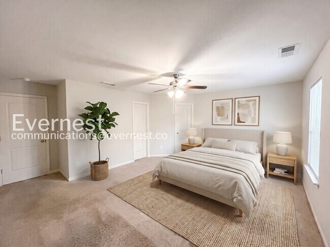Building Photo - 3 Bed/2.5 Bath Home with Garage / Pet-Friendly / Coming Soon!
