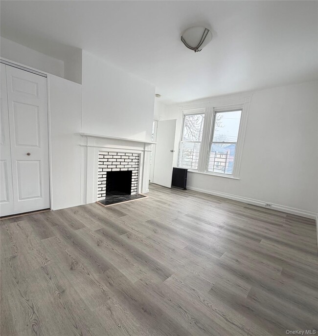 Building Photo - 12 Victoria Ln