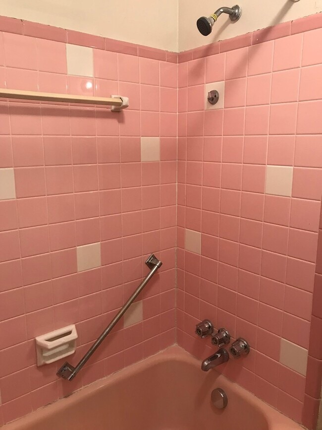 Building Photo - Collinwood Drive-5000