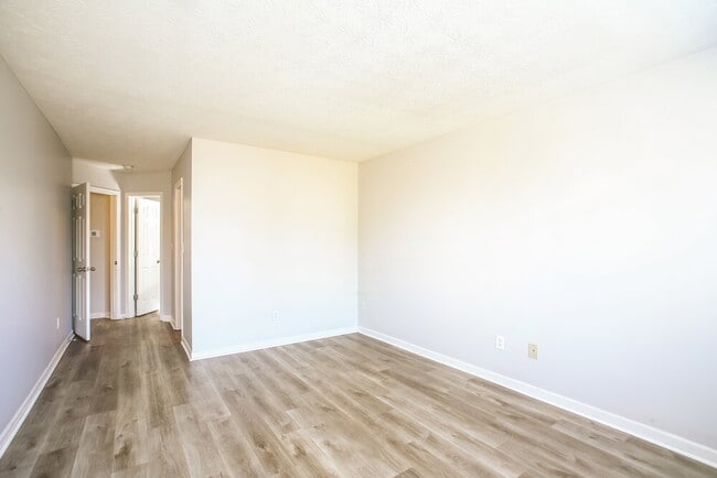 Building Photo - 2178 Rossington Ln