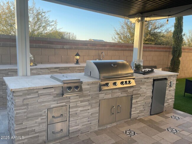 Building Photo - 2351 E Cherrywood Pl